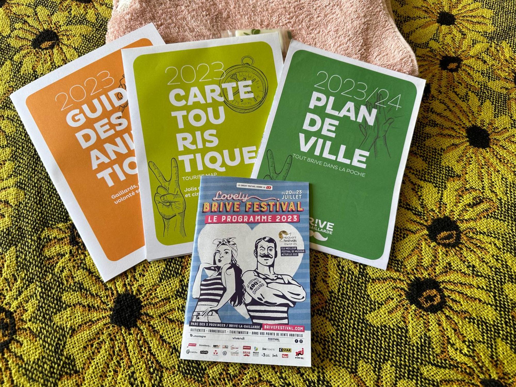Dans Maison Avec Piscine Homestay *